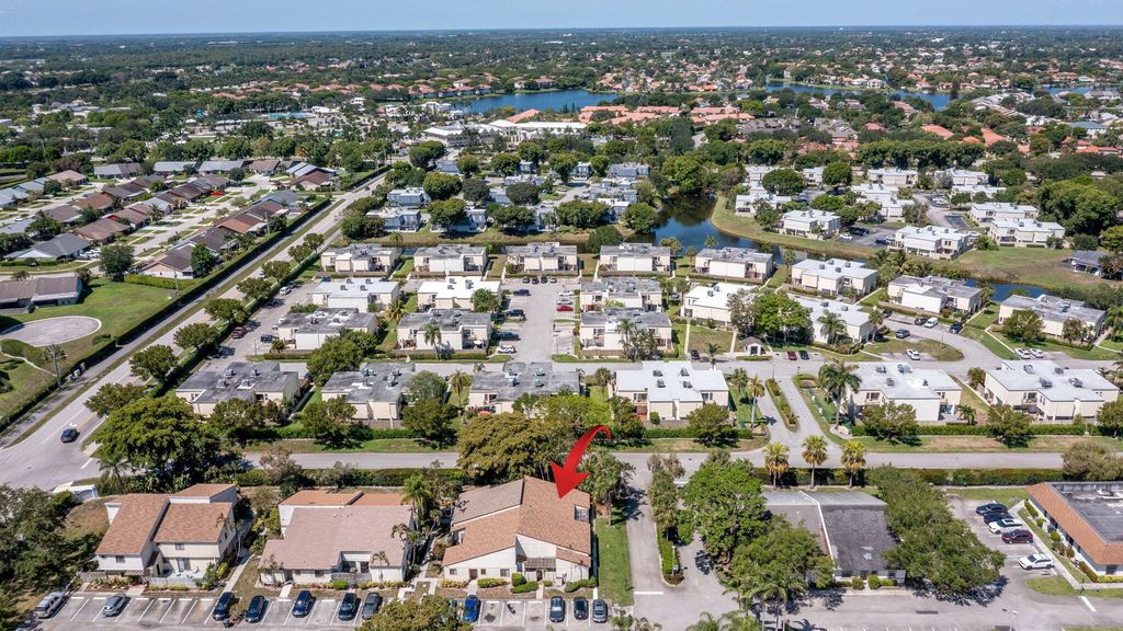 Image 35 of property listing at 11892 Sturbridge Lane, Wellington, FL 33414