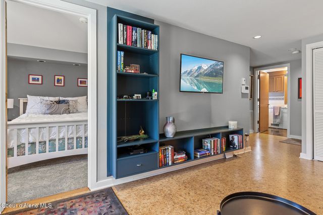 355 S Hidden Cove RD, Coeur D'alene, ID 83814
