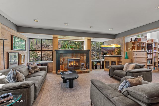 355 S Hidden Cove RD, Coeur D'alene, ID 83814