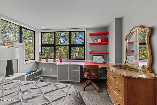 355 S Hidden Cove RD, Coeur D'alene, ID 83814