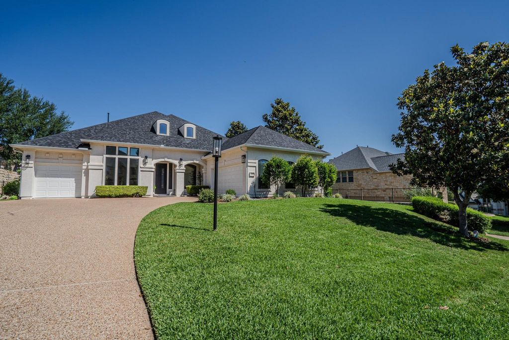 309 Aria DR, Austin, TX 78738