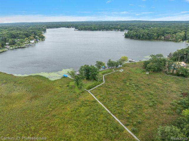 12120 SHAFFER Road, Springfield Twp, MI 48350