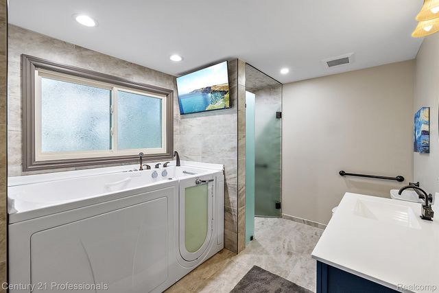 12120 SHAFFER Road, Springfield Twp, MI 48350