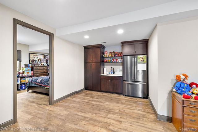 12120 SHAFFER Road, Springfield Twp, MI 48350