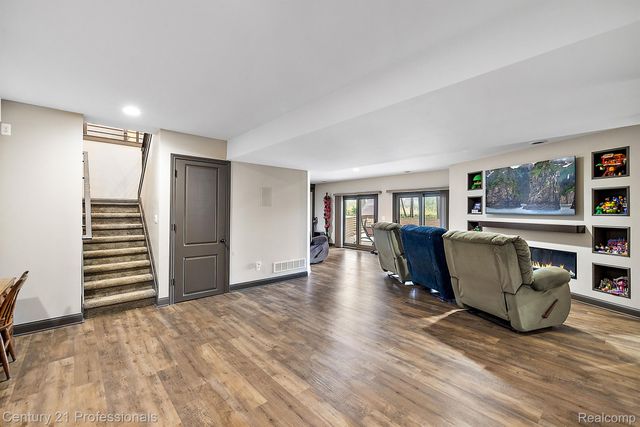 12120 SHAFFER Road, Springfield Twp, MI 48350