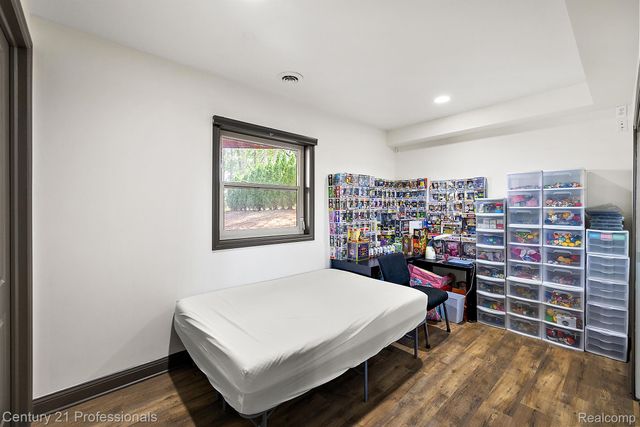 12120 SHAFFER Road, Springfield Twp, MI 48350