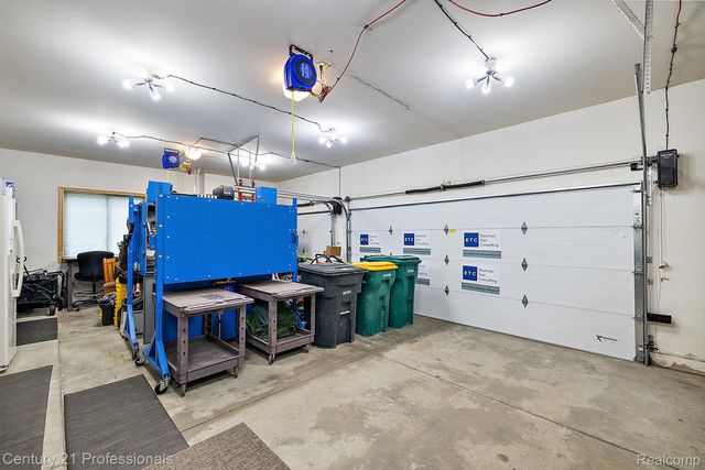 12120 SHAFFER Road, Springfield Twp, MI 48350