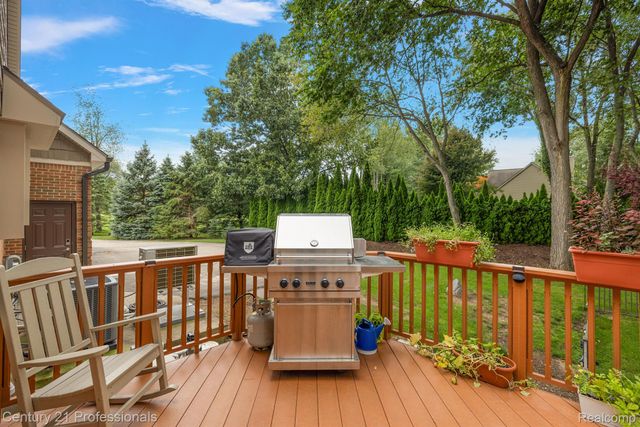 12120 SHAFFER Road, Springfield Twp, MI 48350