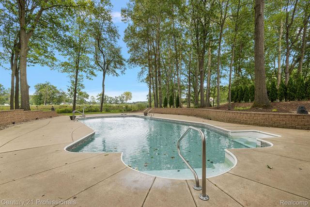 12120 SHAFFER Road, Springfield Twp, MI 48350