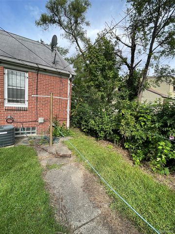 19374 Charest Street, Detroit, MI 48234