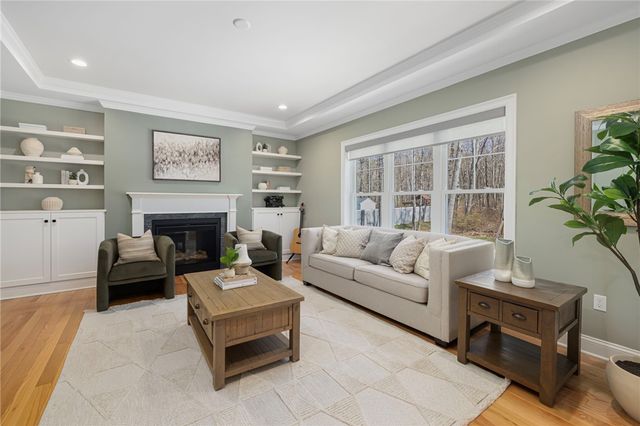 25 Kristin Drive, Cranston, RI 02921