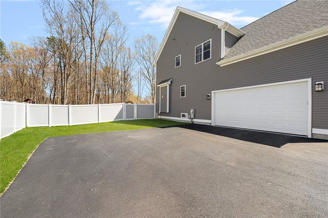 25 Kristin Drive, Cranston, RI 02921