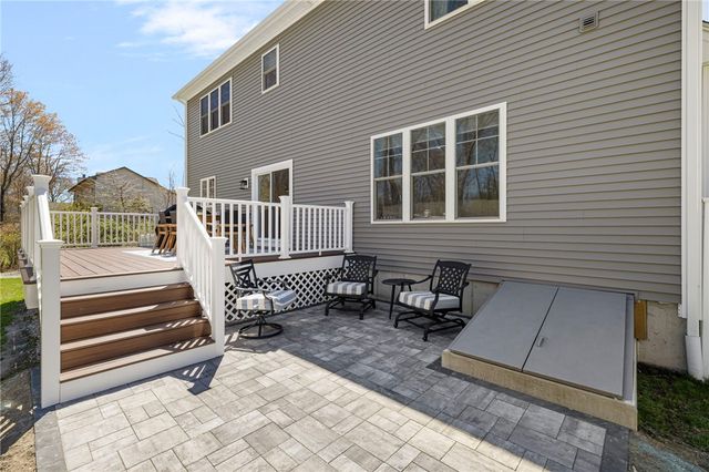 25 Kristin Drive, Cranston, RI 02921