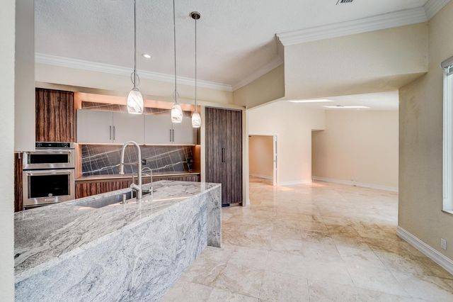 11999 Classic Drive, Coral Springs, FL 33071