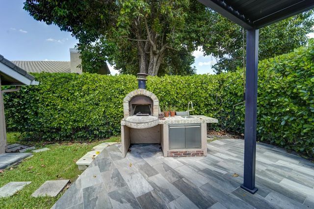 11999 Classic Drive, Coral Springs, FL 33071