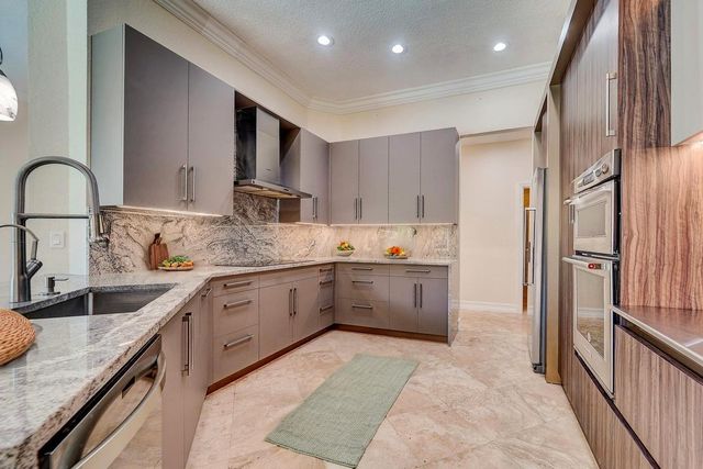11999 Classic Drive, Coral Springs, FL 33071
