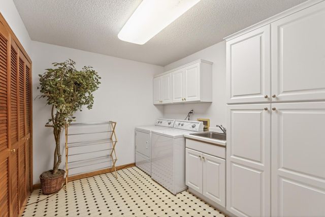 11820 Bren Road, Minnetonka, MN 55343