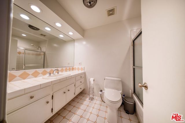 12721 Sanford Street, Los Angeles, CA 90066