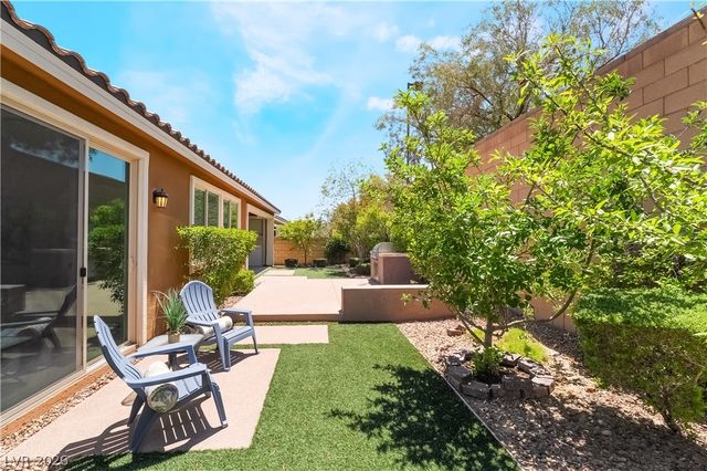 6011 Vista Clara Street Street, Las Vegas, NV 89148