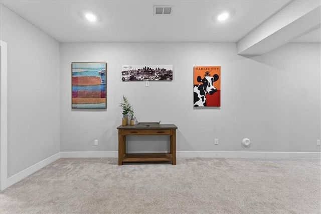 1004 S Harmony Avenue, Blue Springs, MO 64056