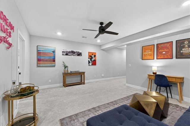 1004 S Harmony Avenue, Blue Springs, MO 64056