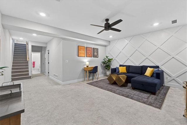 1004 S Harmony Avenue, Blue Springs, MO 64056