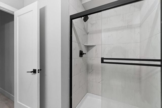 1004 S Harmony Avenue, Blue Springs, MO 64056