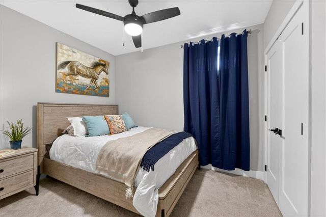 1004 S Harmony Avenue, Blue Springs, MO 64056