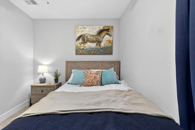 1004 S Harmony Avenue, Blue Springs, MO 64056