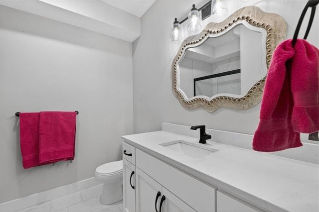 1004 S Harmony Avenue, Blue Springs, MO 64056