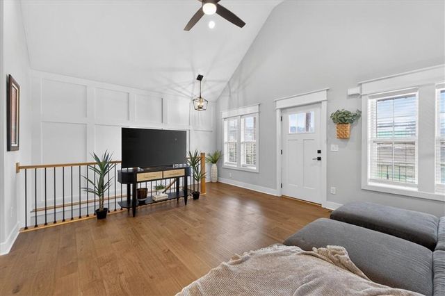 1004 S Harmony Avenue, Blue Springs, MO 64056