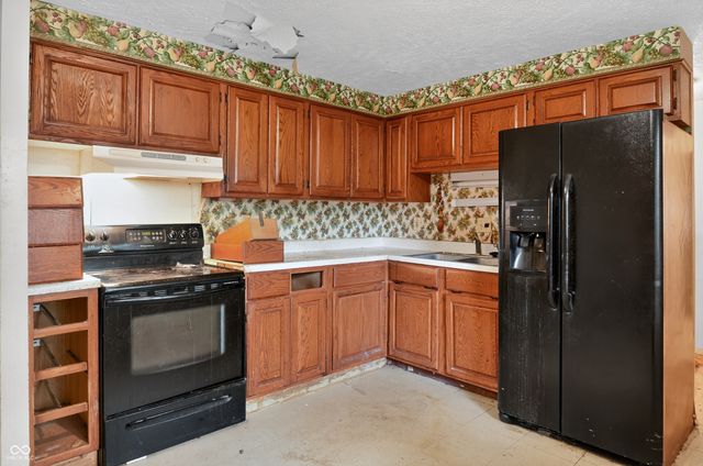 9850 Ellis Drive, Indianapolis, IN 46235