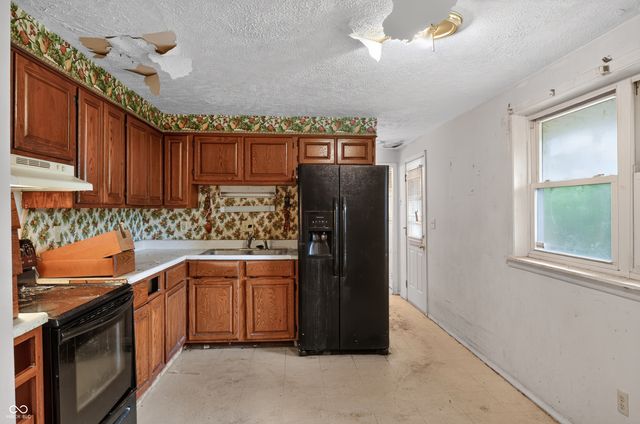 9850 Ellis Drive, Indianapolis, IN 46235