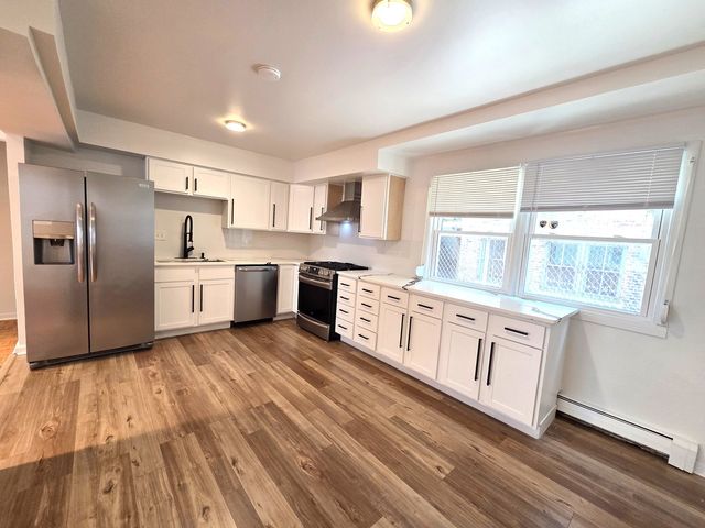6921 N Ashland Boulevard 1B, Chicago, IL 60626
