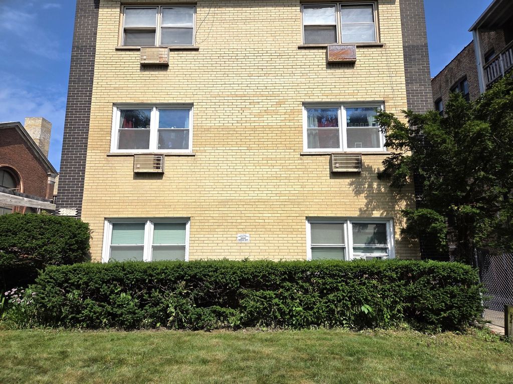 6921 N Ashland Boulevard 1B, Chicago, IL 60626