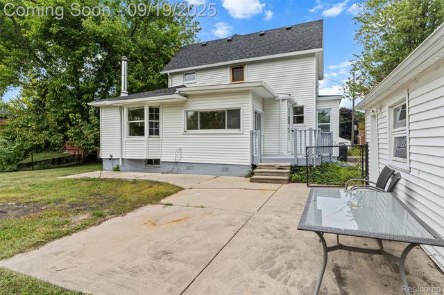 190 Riverside Drive, Mt. Clemens, MI 48043