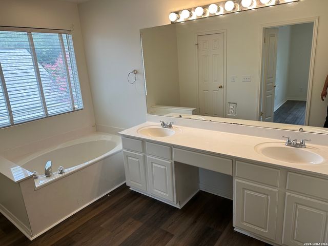 10463 Trailway Oak, San Antonio, TX 78240