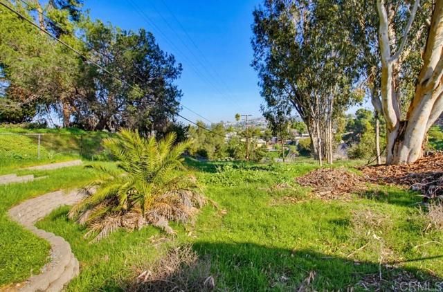 7098 Neri Drive, La Mesa, CA 91942