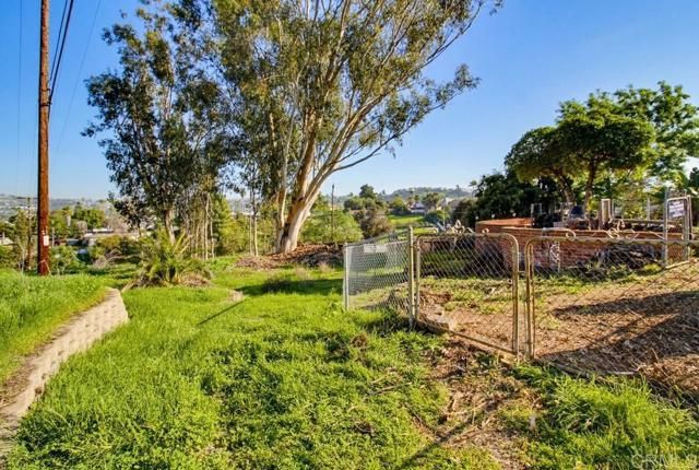 7098 Neri Drive, La Mesa, CA 91942