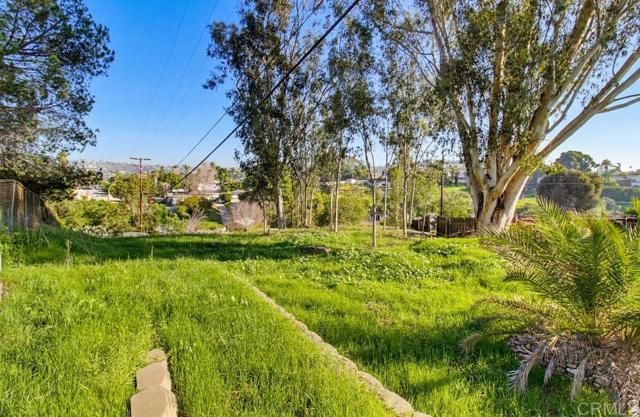 7098 Neri Drive, La Mesa, CA 91942