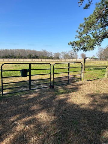 1924 Bettis Mountain Road, Quitman, AR 72131