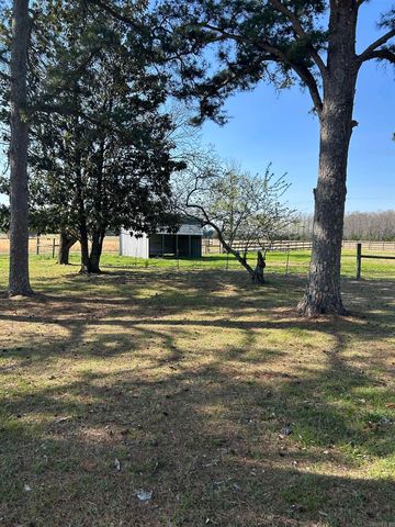 1924 Bettis Mountain Road, Quitman, AR 72131