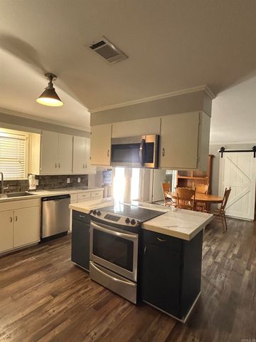 1924 Bettis Mountain Road, Quitman, AR 72131