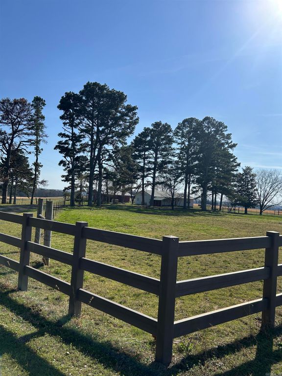 1924 Bettis Mountain Road, Quitman, AR 72131