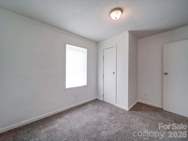 2300 Kennesaw Drive, Charlotte, NC 28216