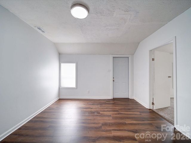 2300 Kennesaw Drive, Charlotte, NC 28216