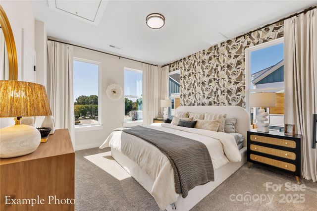 546 Rountree Road 8, Charlotte, NC 28217