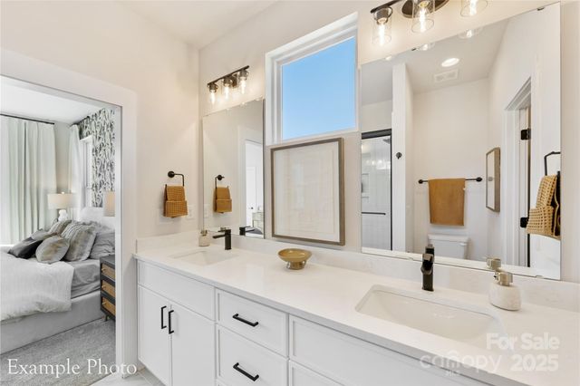 546 Rountree Road 8, Charlotte, NC 28217