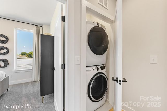 546 Rountree Road 8, Charlotte, NC 28217