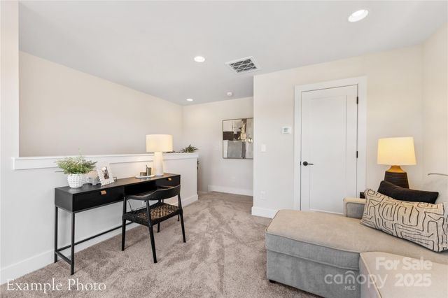 546 Rountree Road 8, Charlotte, NC 28217